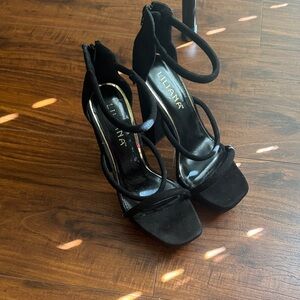 Liliana Elegant Black Strappy Heels